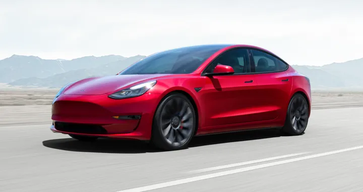 Tesla Model 3 2023: le foto spia del restyling