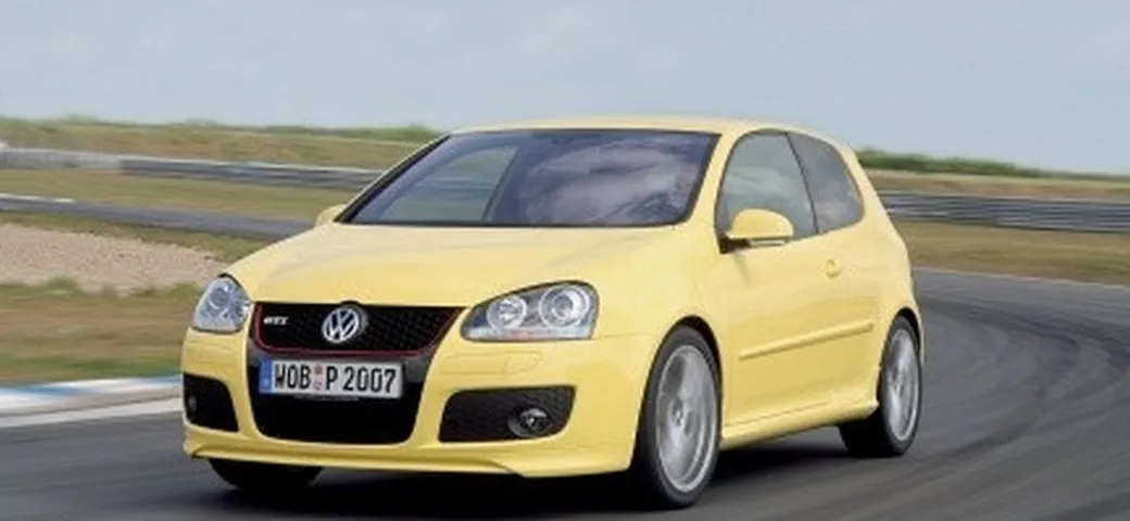 Volkswagen Golf GTI Pirelli: 31700 €