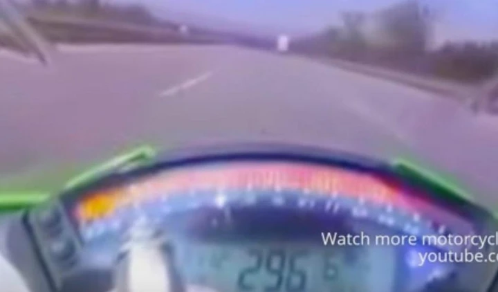 Incidente in moto a 300 km/h [Video]