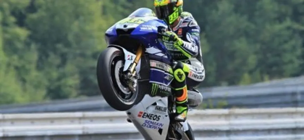 MotoGP Brno, Bradl mette in fila i “big”. Sei piloti in 3 decimi