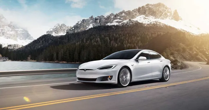 Tesla Model S: cancellata la Plaid+