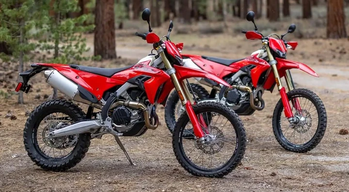 Ducati entra nel mondo dell’enduro: debutta la Desmo450 EDS
