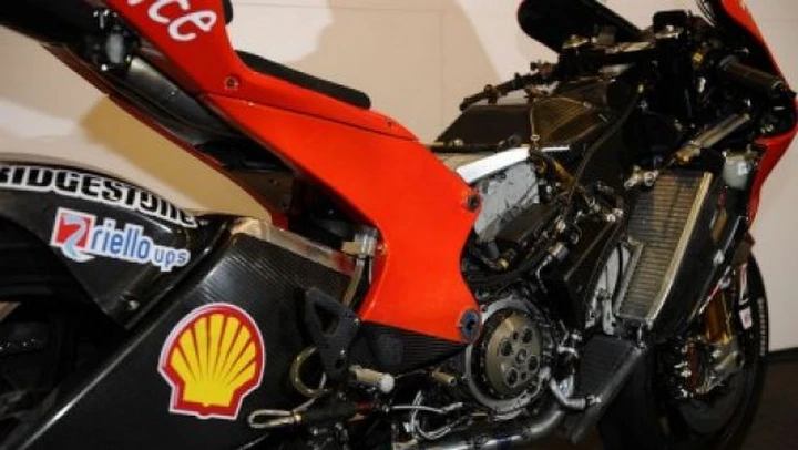 MotoGP a Losail: la Desmosedici GP9 nuda