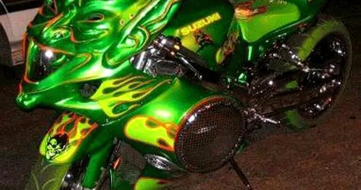 Foto del giorno: la moto del demonio!