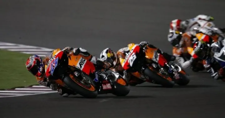 Gran gara e vittoria per la Repsol Honda in Qatar. Stoner: "E' stato tutto un crescendo"