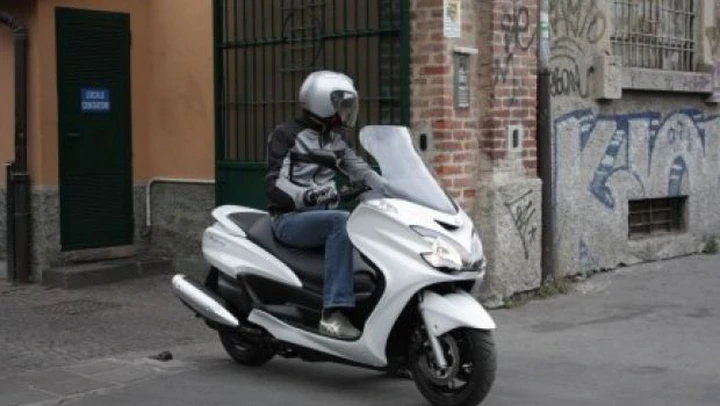 Test Yamaha Majesty 400 2009 day by day: buon sangue non mente