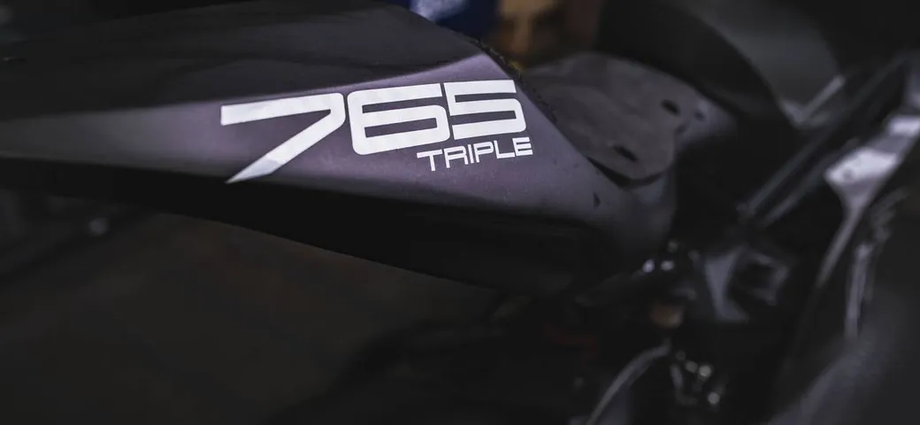 Triumph in BSB con una Street Triple 765 in versione SuperSport