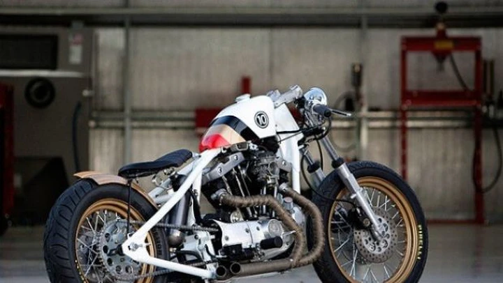 DP Custom Cycles: Look Right