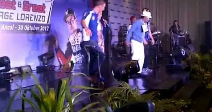 Jorge Lorenzo Joget Gangnam Style with @Bogieferdian &amp; @febicil