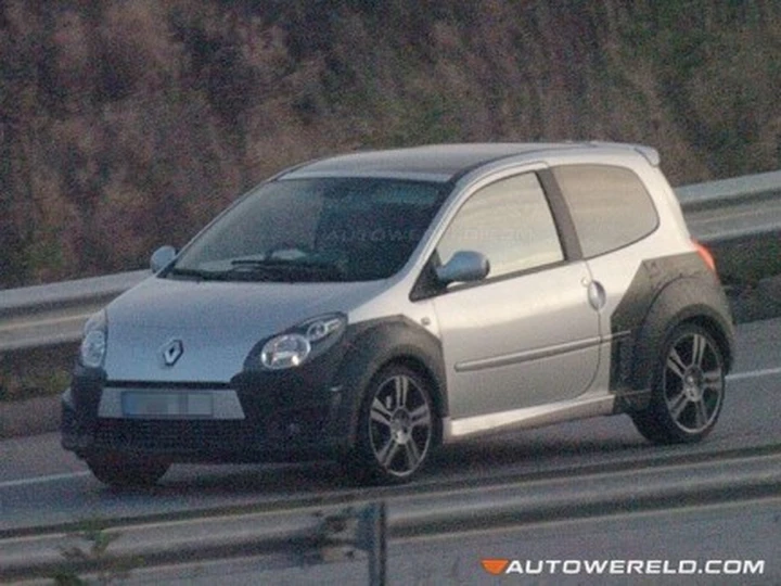 Renault Twingo RS: addio quiete