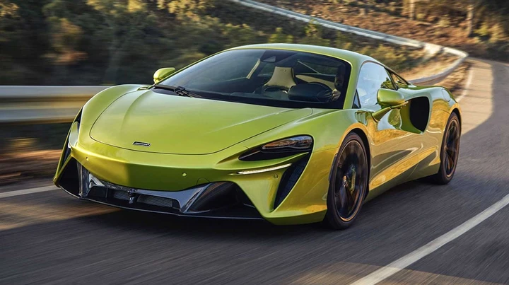McLaren Artura: ecco la supercar ibrida plug-in