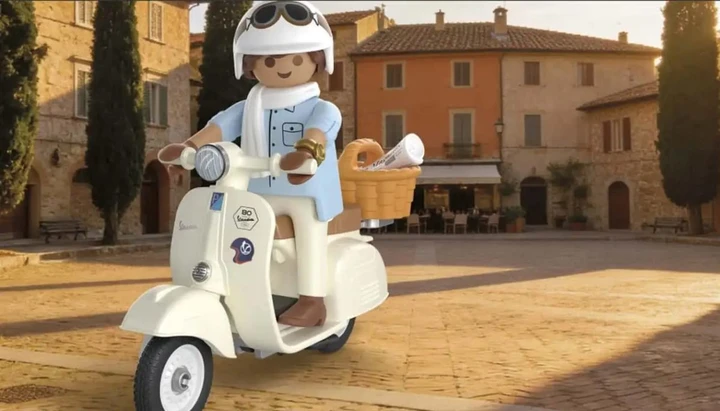 Vespa compie 80 anni: Playmobil celebra l’icona con un set speciale