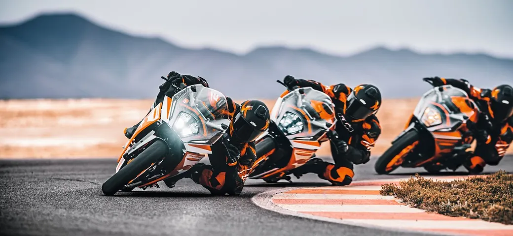 KTM RC 125 e RC 390 2022: design da MotoGP e caratteristiche tecniche da segmento superiore