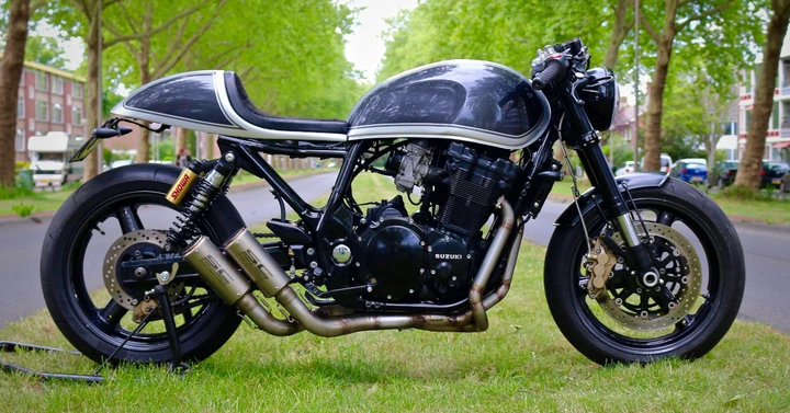 Da 86 a 130 CV: la Suzuki Inazuma si trasforma in una Café Racer da 250 km/h