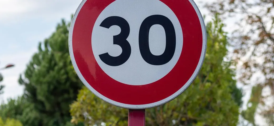 Limiti velocità in città: a Bologna si viaggerà a 30 km/h