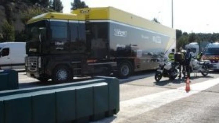 Un truck del team Tech3 diretto a Le Mans uccide un motociclista