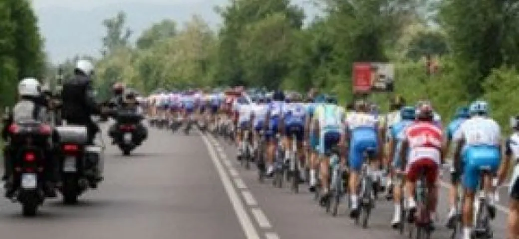 Lutto al Giro d'Italia: muore il motociclista Fabio Saccani