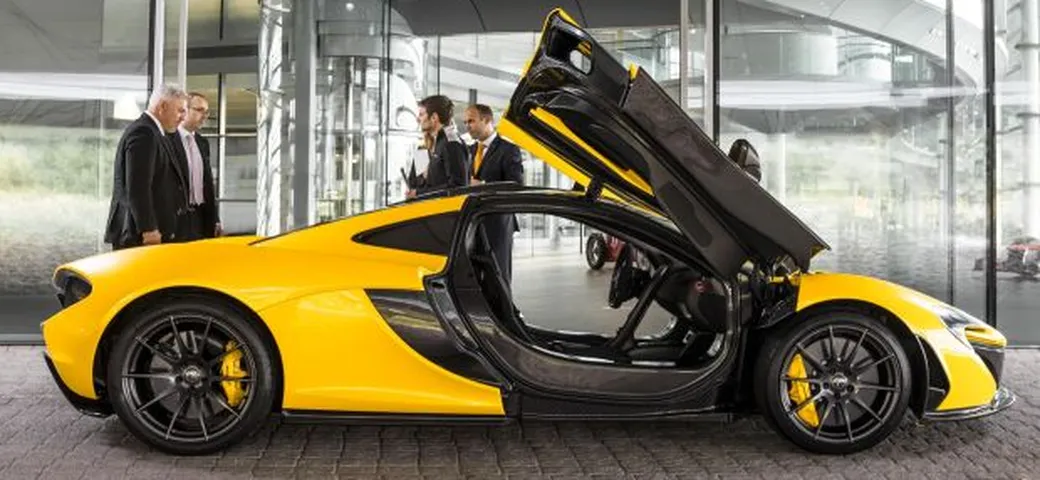 Come non aprire la portiera di una McLaren P1