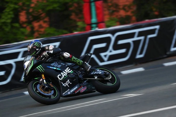 Tourist Trophy, i newcomers inaugurano l'edizione 2016