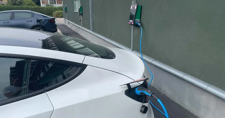 Vuole una wallbox per l’auto elettrica, il preventivo è da 9.400 euro