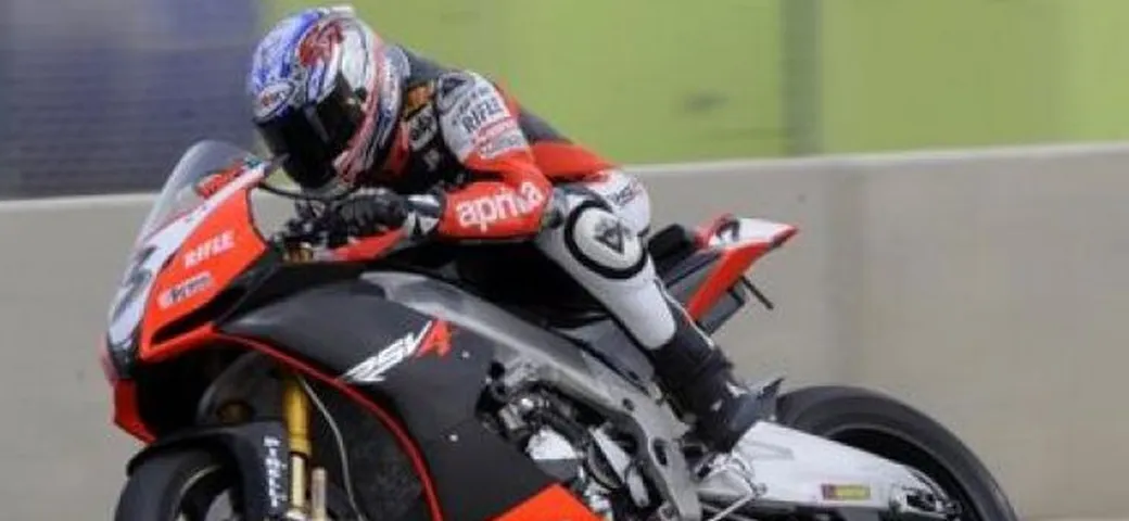 WSBK a Losail: Biaggi terzo, Nakano sesto, la RSV4 c'è