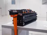 La batteria che si ricarica in soli 18 secondi: svolta per le EV