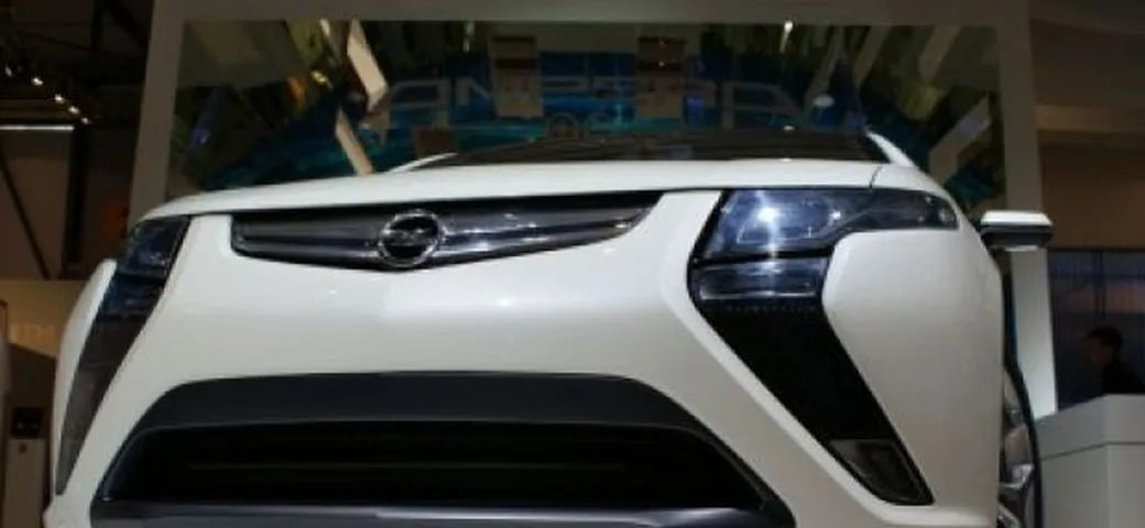 La famiglia reale di Abu Dhabi interessata all'acquisto di Opel