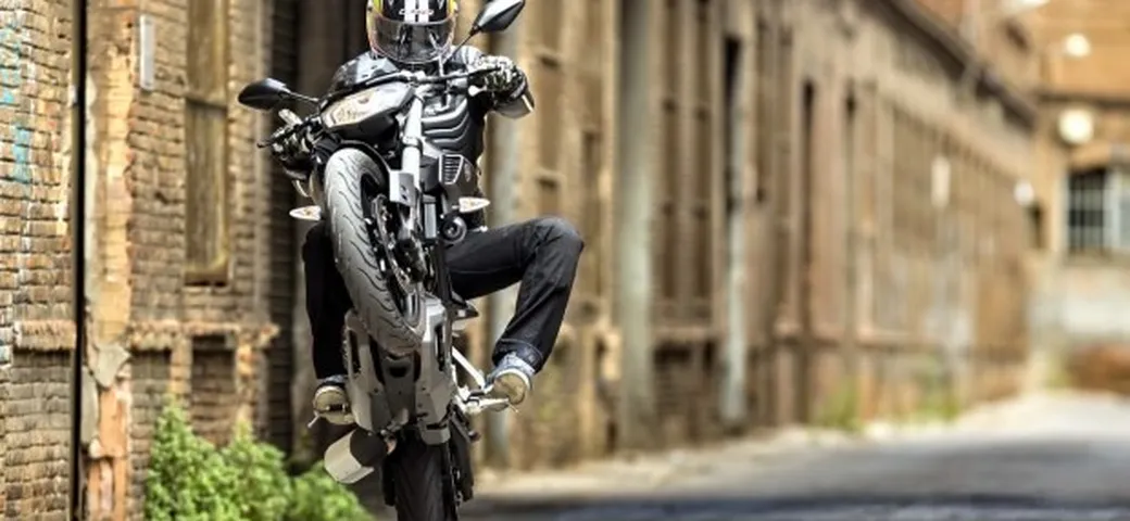 Yamaha MT-125 2014: la prima naked. Prova e caratteristiche