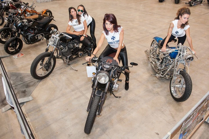 A Rombo di Tuono 2016 15.000 appassionati di custom