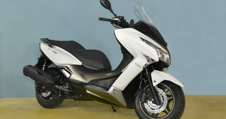 Kymco Agility Maxi 300i ABS 2015 debutta all'EICMA 2014