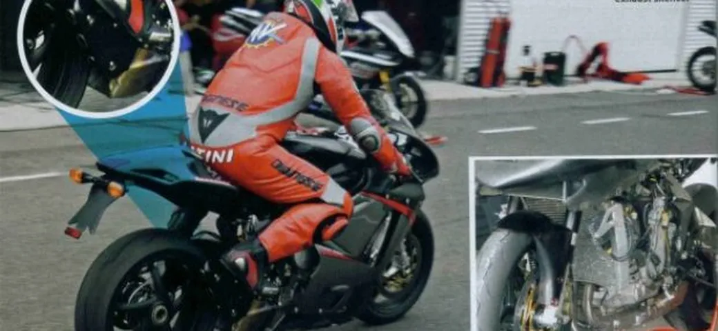 Una nuova foto spia della MV Agusta F3 a tre cilindri