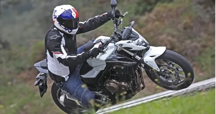 Honda CB500F M.Y. 2016: primo contatto