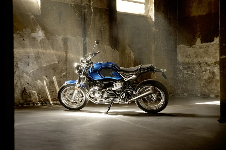 BMW R nineT / 5, la special edition che celebra i 50 anni della serie / 5