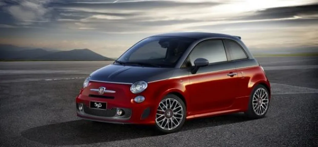 Abarth 595 turismo, 595 competizione, 695 Assetto Corse e Punto scorpione - Motor Show di Bologna 2011