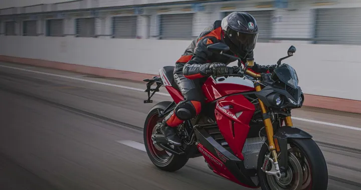 Fine della corsa per Energica: moto elettriche all’asta, si chiude un’era
