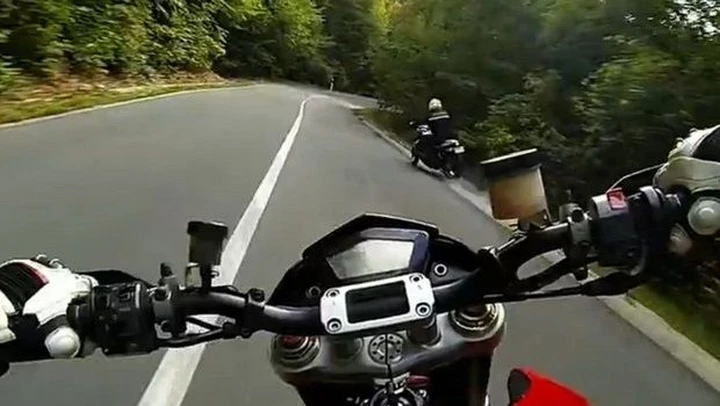 Video: mai esagerare con la velocità su strade sconosciute...