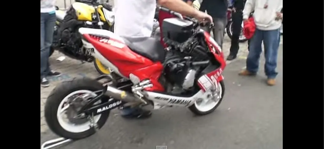 Yamaha, lo scooter con il motore dell'R1 [Video]