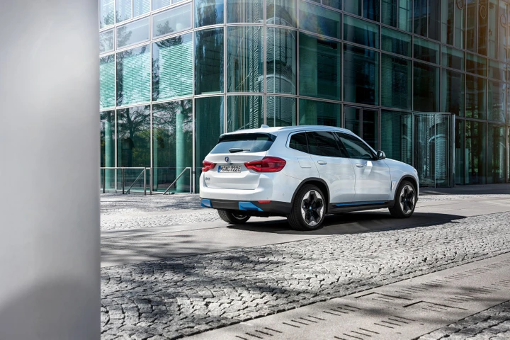 BMW iX3: la prima SUV di Monaco 100% elettrica e 100% cinese