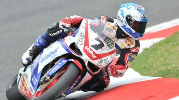 WSBK: tutto invariato nelle QP2 di Imola causa pioggia. Carlos Checa comanda ancora