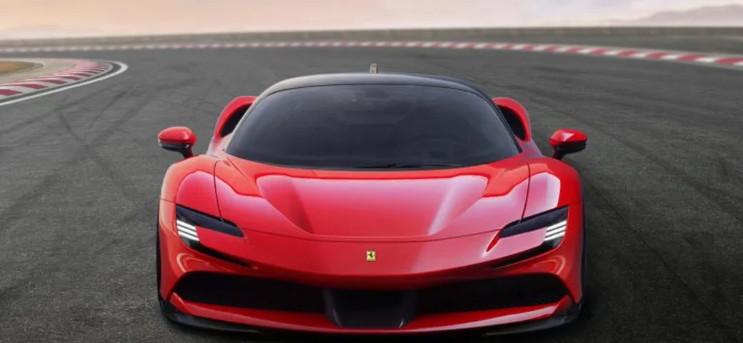 Emoji su WhatsApp e la Ferrari SF90: il caso che ha fatto giurisprudenza