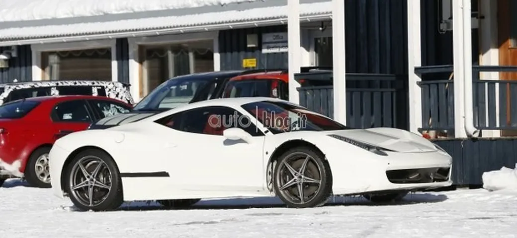 Ferrari 458 Italia: l'erede è già su strada! Le prime foto spia
