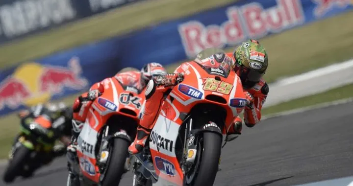 MotoGP Indianapolis, tra Dovizioso e Hayden finisce a sportellate. Ciabatti "siamo insoddisfatti".