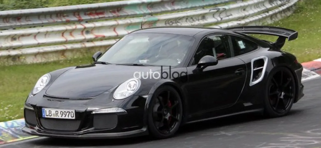 Porsche 911 GT2: foto spia