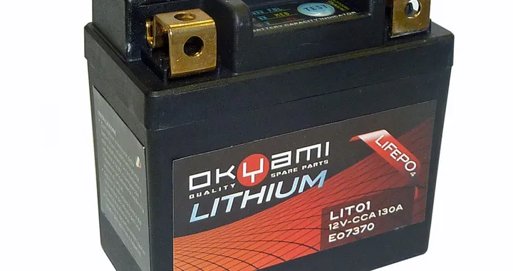 Batteria da moto agli ioni di litio OKYAMI LiFeP04
