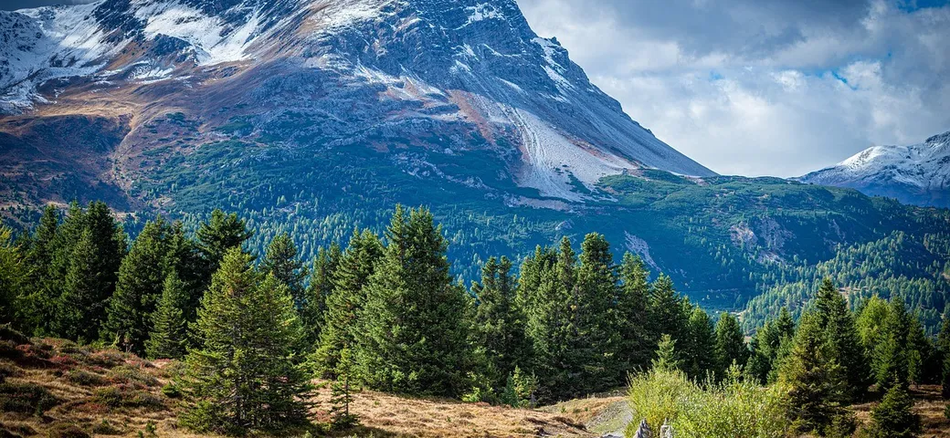 ZTL sui passi delle Dolomiti dal 2024: in auto su prenotazione