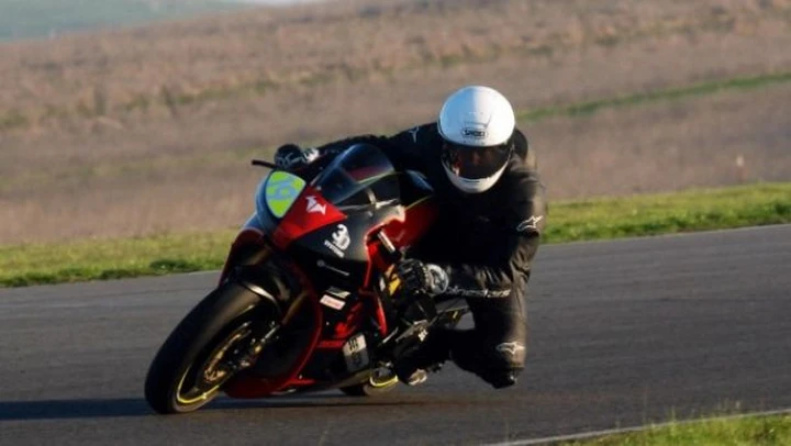 Test in pista per la Brammo Empulse RR