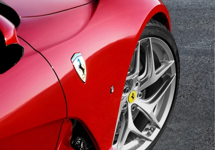 Ferrari SF90 VS: avvistata la Versione Speciale