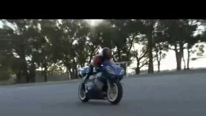 Yamaha R1 radiocaomandata