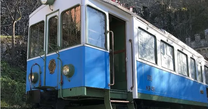 Dopo 82 anni riparte il Treno Bianco Azzurro: come salire gratis a bordo