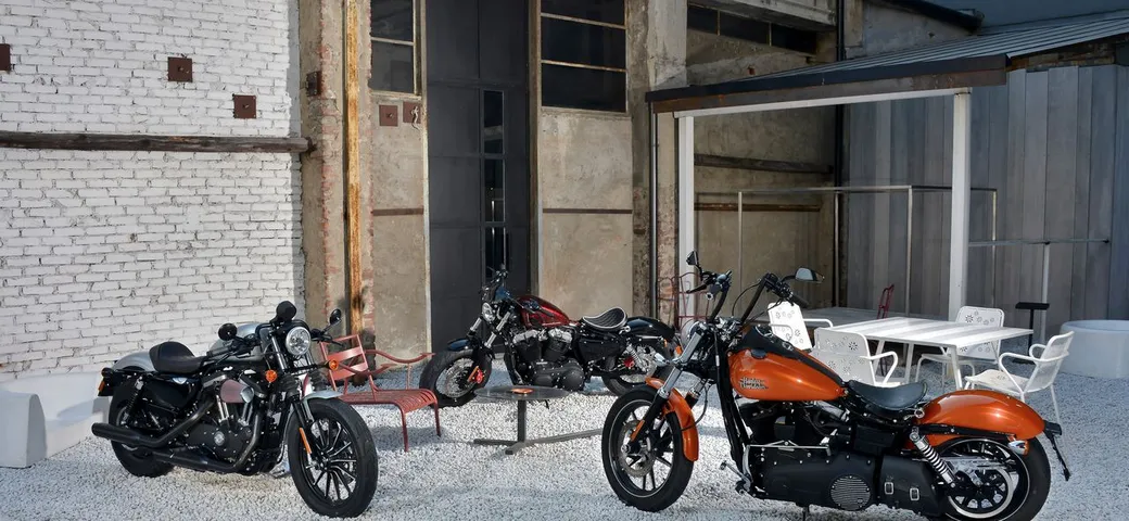 We are custom: tre special Dark Custom di Harley-Davidson